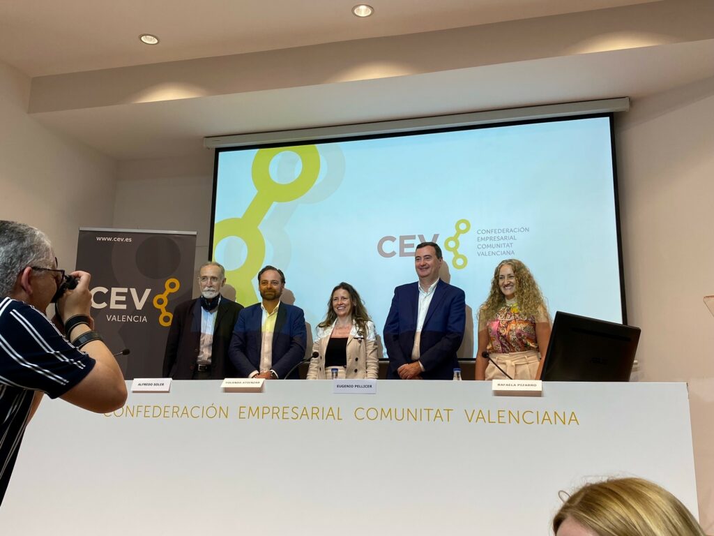 Mesa redonda en la CEV sobre el nuevo grado en Gestión del Transporte y la Logística