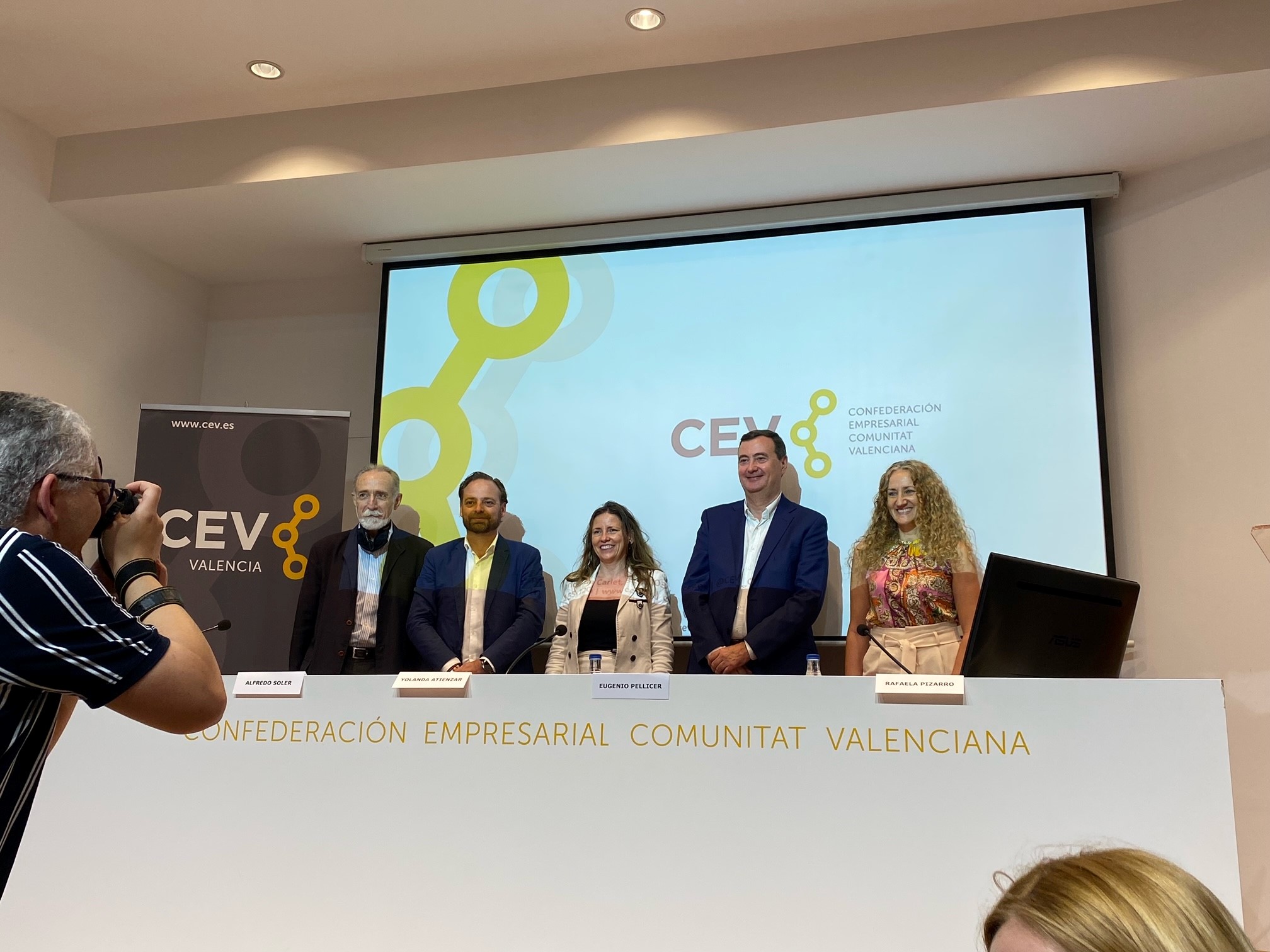 Mesa redonda en la CEV sobre el nuevo grado en Gestión del Transporte y la Logística