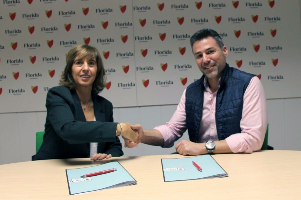 Florida Universitària firma un convenio con Smile Group Agency