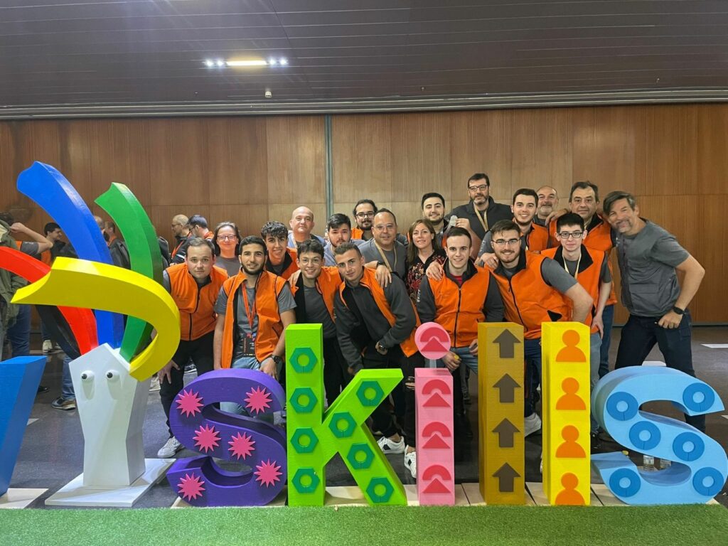 Pódium en bronce en las CV Skills para una alumna y dos alumnos de Florida Universitària
