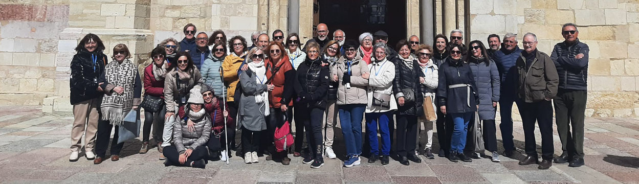 Estudiantes de la Universitat dels Majors viajan a León para sumergirse en la cultura medieval