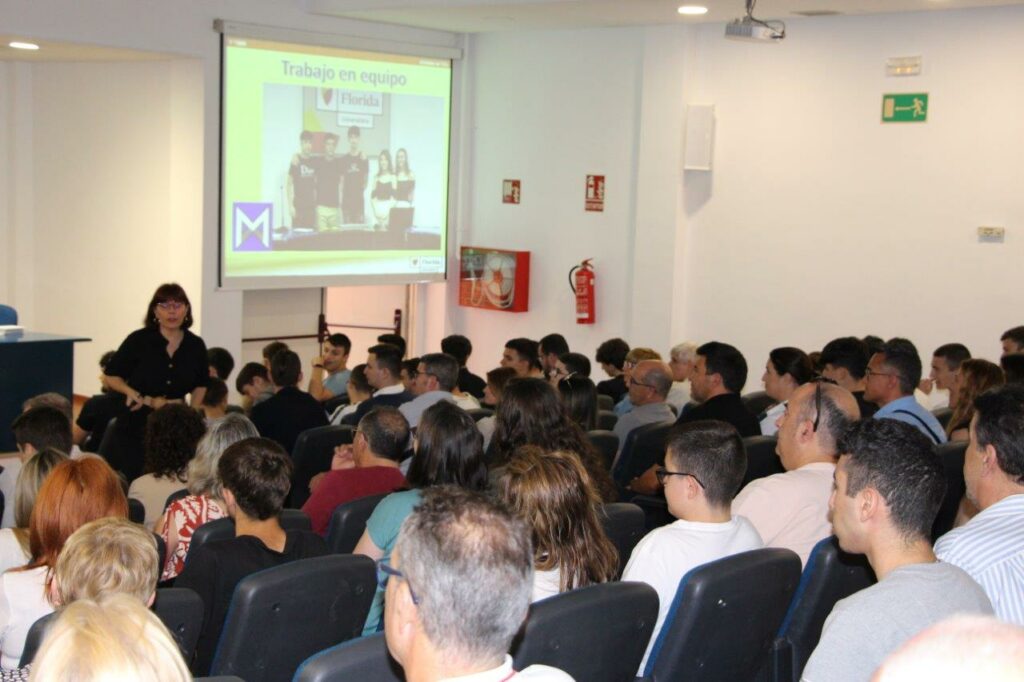 El alumnado de primero de Sistemas Microinformáticos y Redes celebra el fin del curso