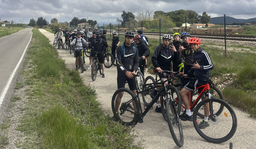 Alumnado de TGMNTL prepara una ruta cicloturista por Vía Verde