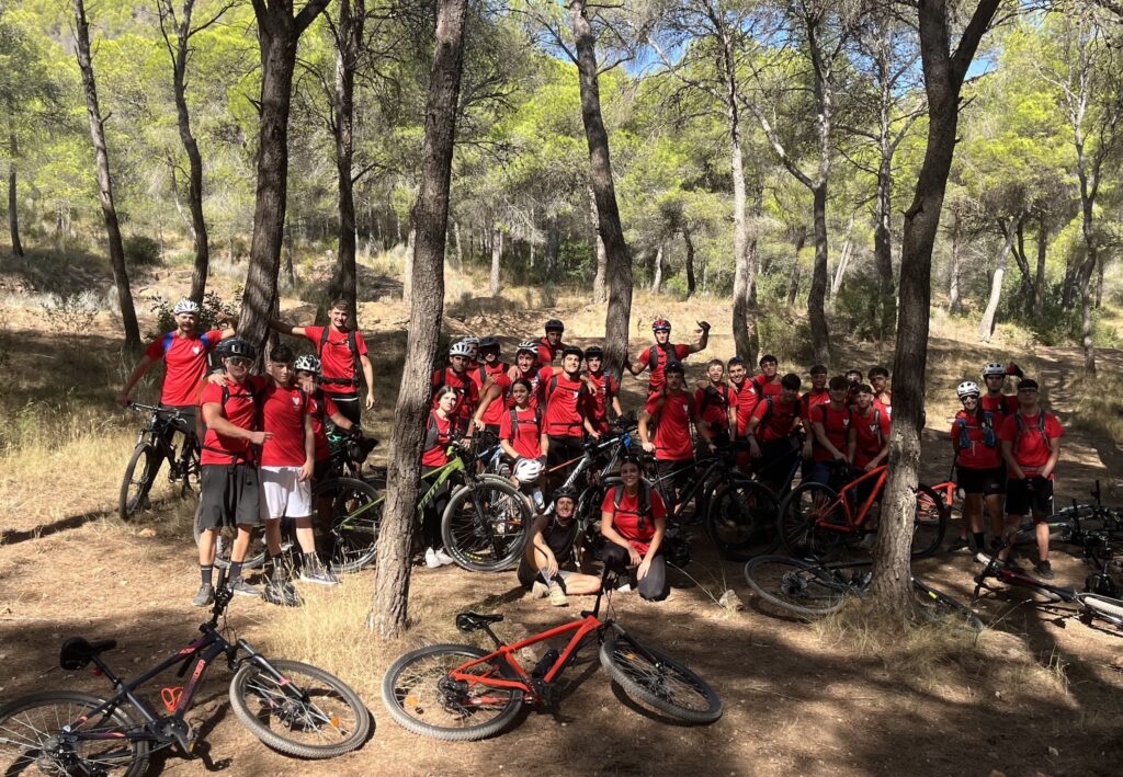 Alumnado de GMNTL aprende competencias básicas en Sierra Calderona