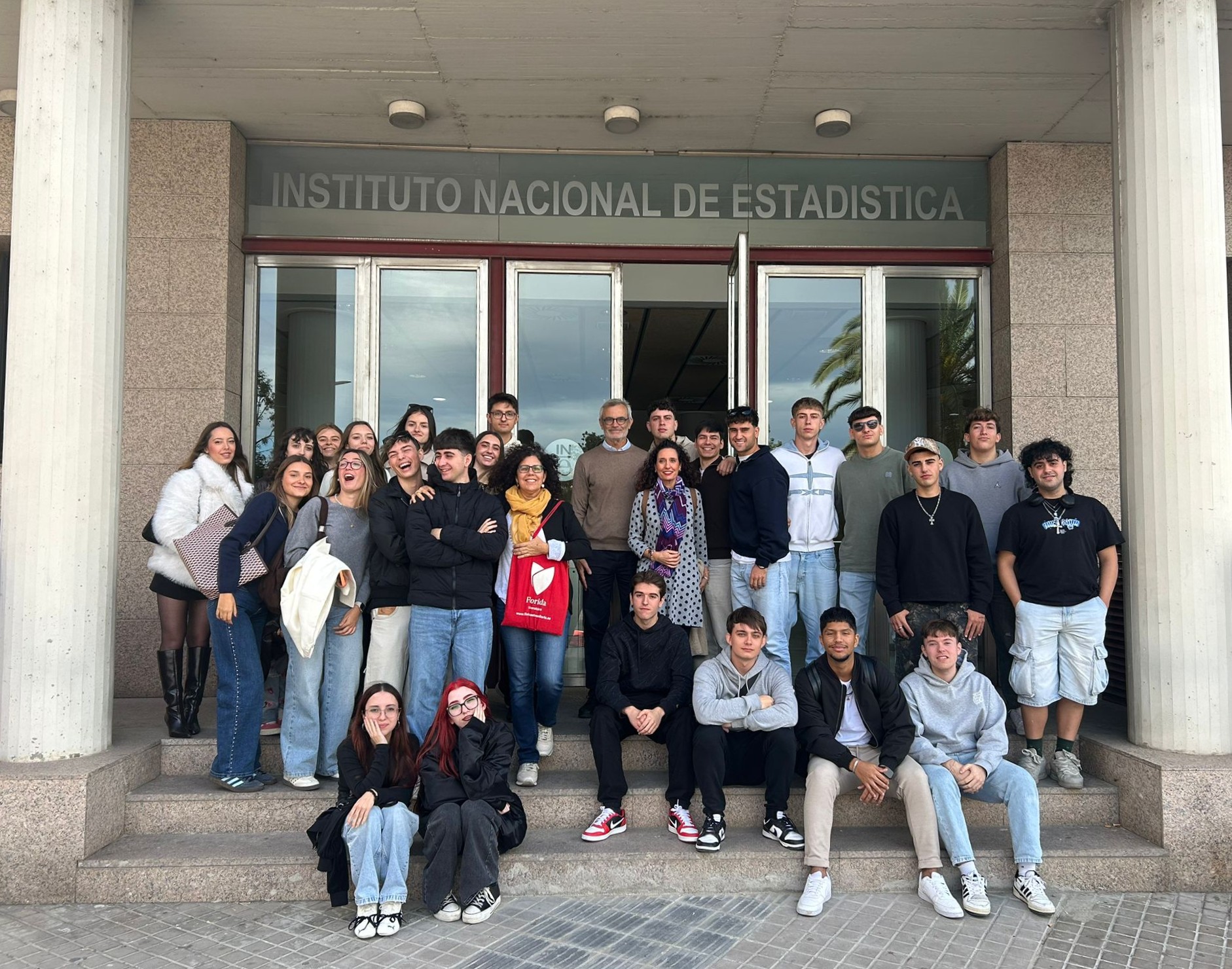 Aprendiendo sobre el análisis y la interpretación de datos en el INE